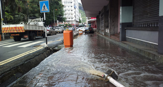 La Chaussée, ce matin. La veille, la rue a été le théâtre de courants d'eau d'une violence jamais connue