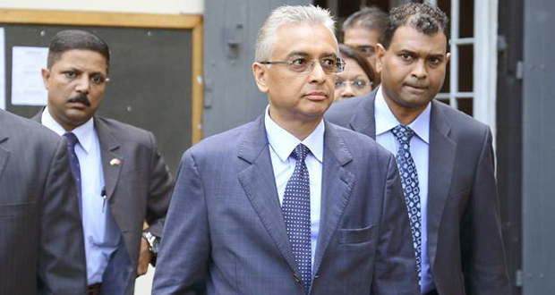 Selon l’auteur, Pravind Jugnauth devra démissionner si le conseil privé émet un jugement contraire à la Cour suprême.