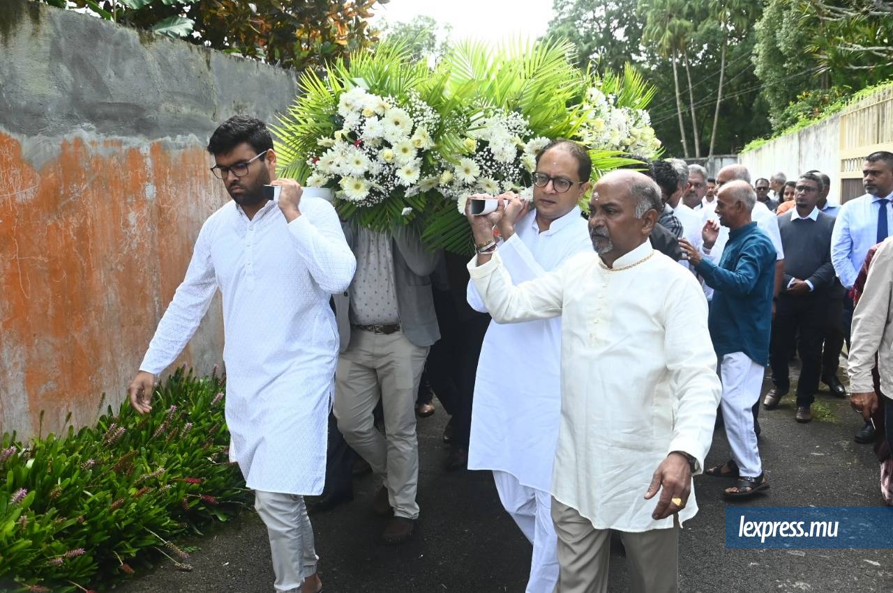 Dernier adieu à l’ex-secrétaire finan- cier. Nombreux sont ceux qui ont rendu un dernier hommage à Dev Manraj, le 19 juin, à son domicile à Vacoas, lors de ses funérailles