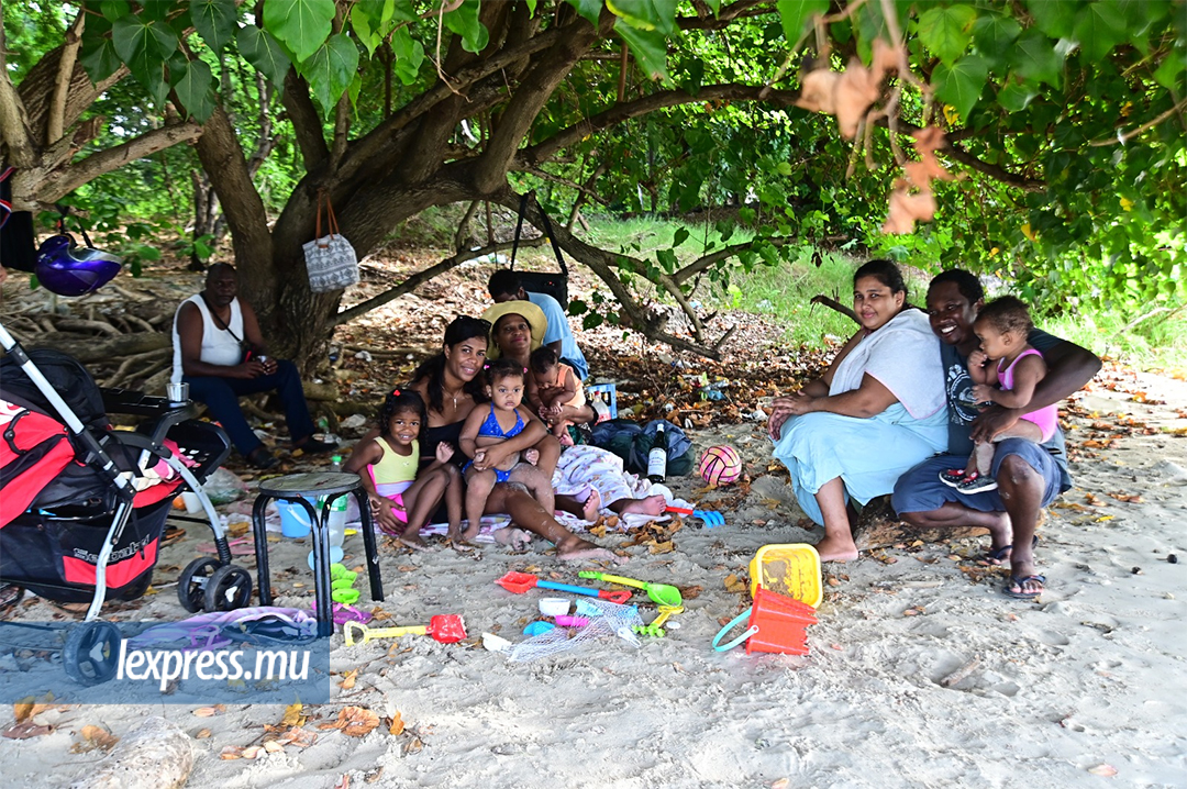 Des «gajacks» en veux-tu en voilà, des grillades, des moments précieux passés entre amis et en famille. Pour bien commencer la nouvelle année, les journées à la plage étaient aussi au programme, comme à Mont-Choisy ou Pointe-aux-Sables.