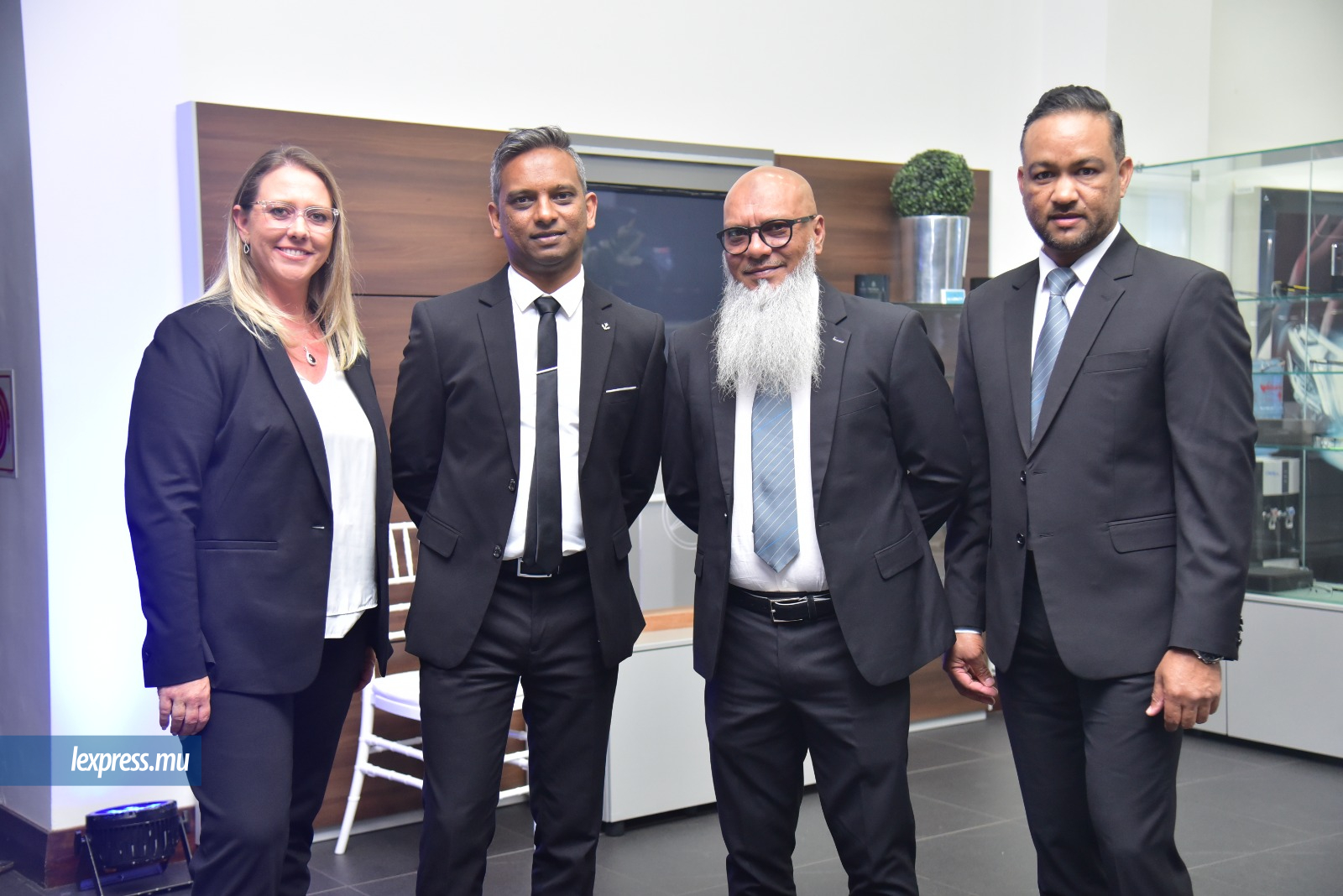 De g. à dr. : Melissa Lauratet, Arvind Surjoo, Akhtar Adamjee et Frederic Hamilton.