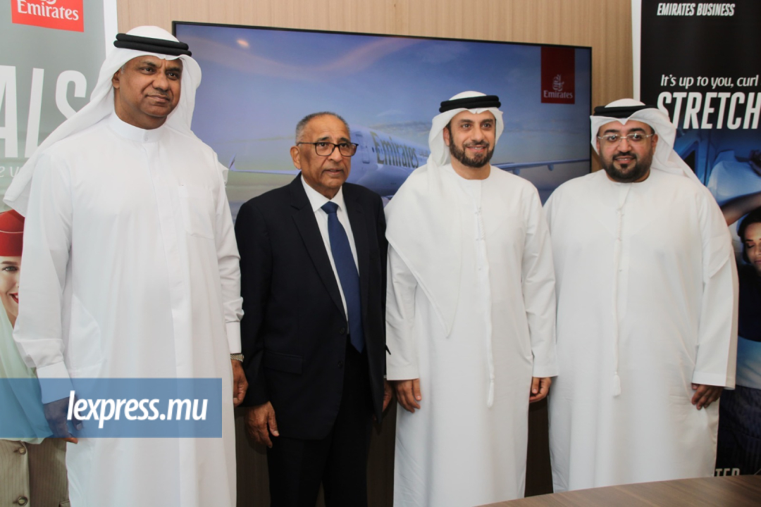 De gauche à droite : Nabil Sultan, Oomar Ramtoola, Adnan Kazim et Essa Sulaiman Ahmad, cadres dirigeants d’Emirates.