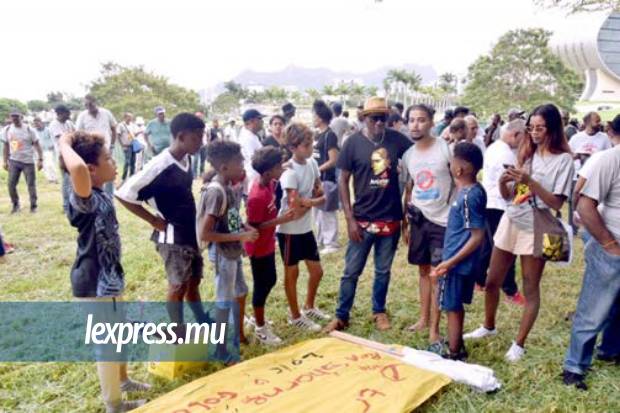 Rassemblement familial pour les syndicats.