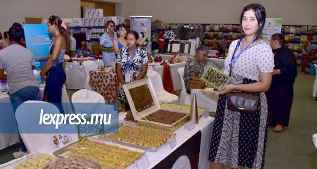 Noralla Treats, une des exposants, propose des gâteaux marocains.