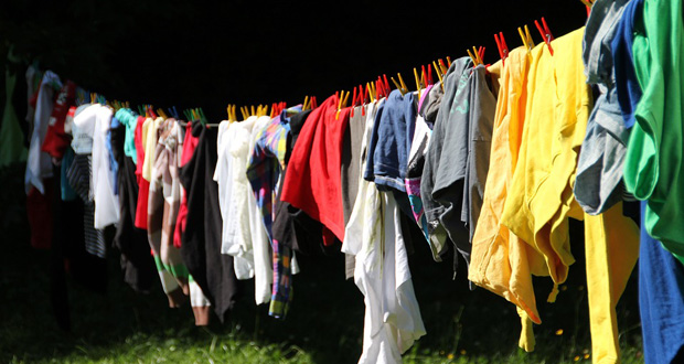 Vêtements: comment venir à bout des taches tenaces