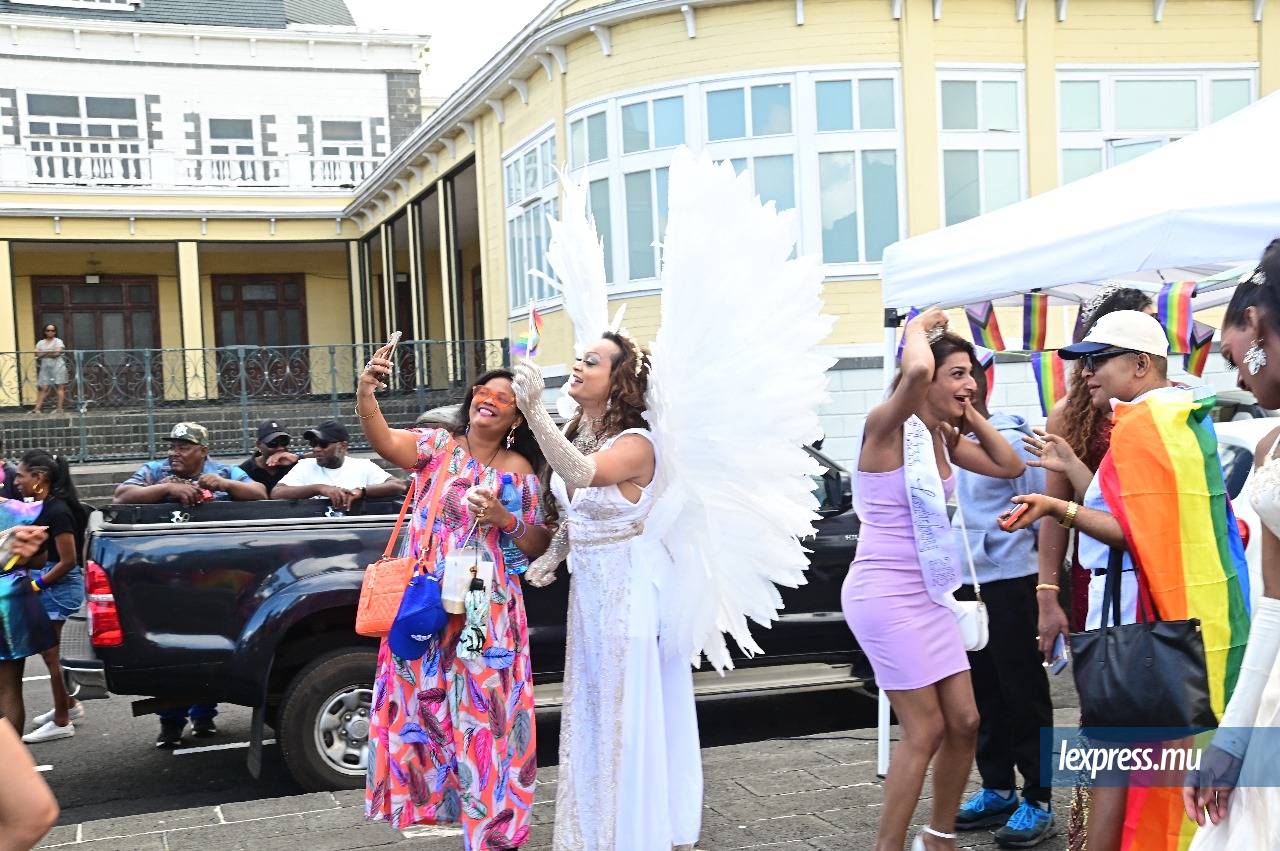 Marche des fiertés dans les rues de Rose-Hill, le 27 juillet.