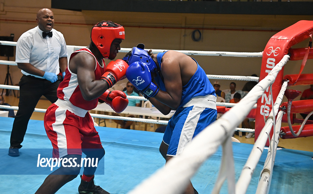 Le Rodriguais Guino Collet s’est montre largement supérieur à son adversaire en finale des 80 kg jeunes.  © Krishna Pather