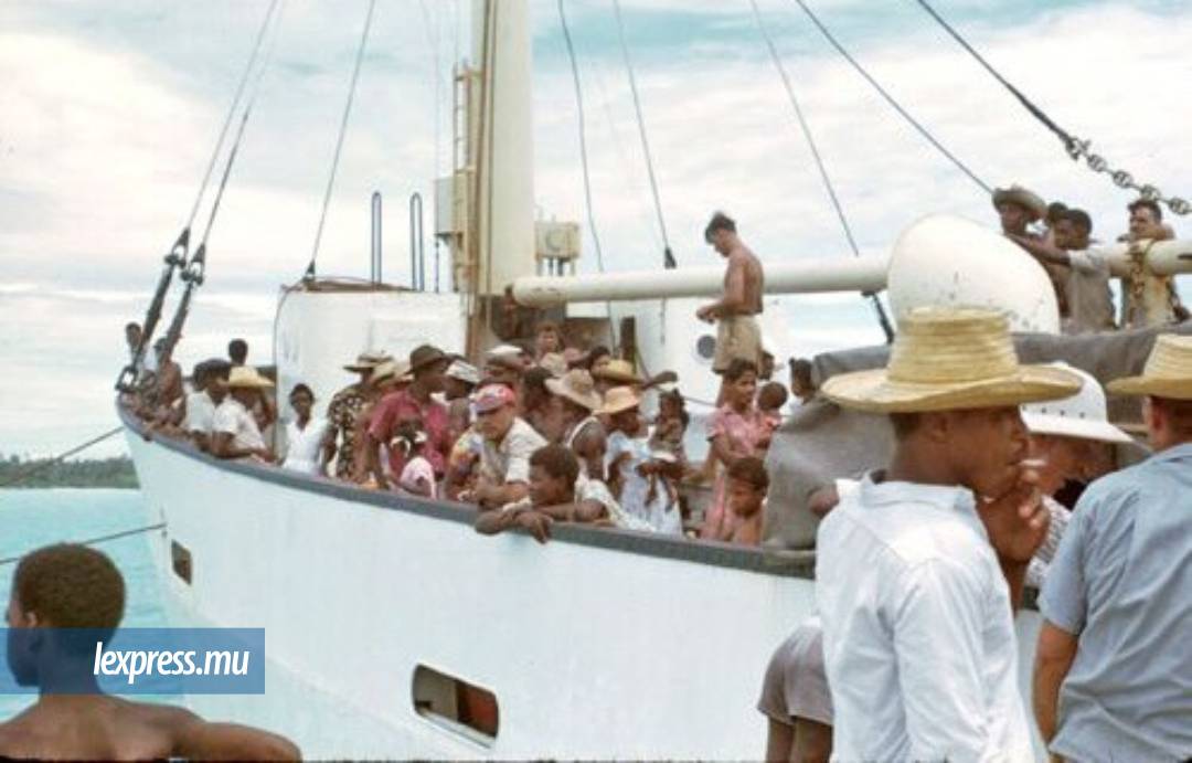 Une fois l’archipel pris, en 1965, hommes, femmes et enfants ont été emmenés de force à l’île Maurice et aux Seychelles sur le «Nordvaer».